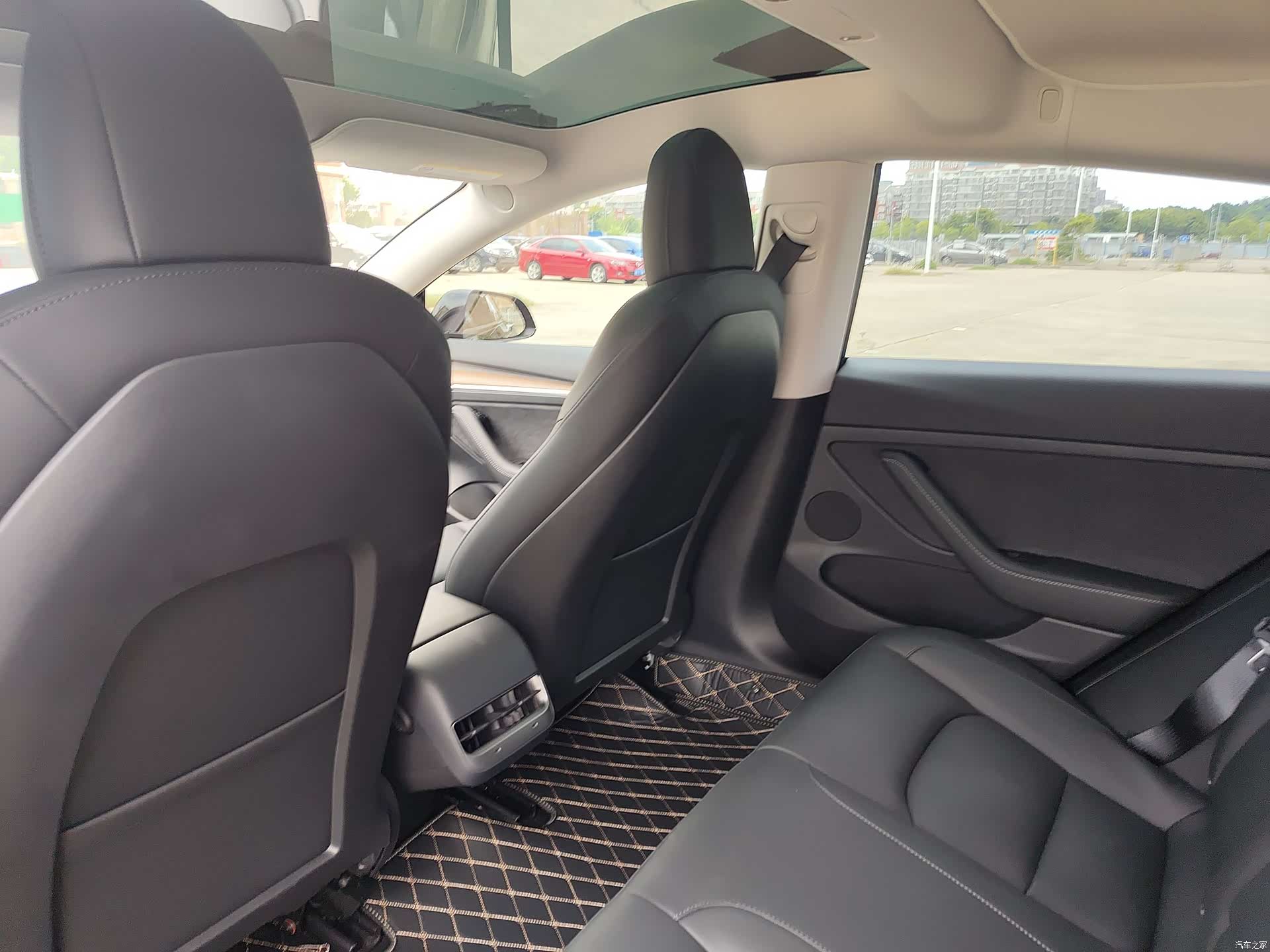 Tesla Model 3, 2021 15