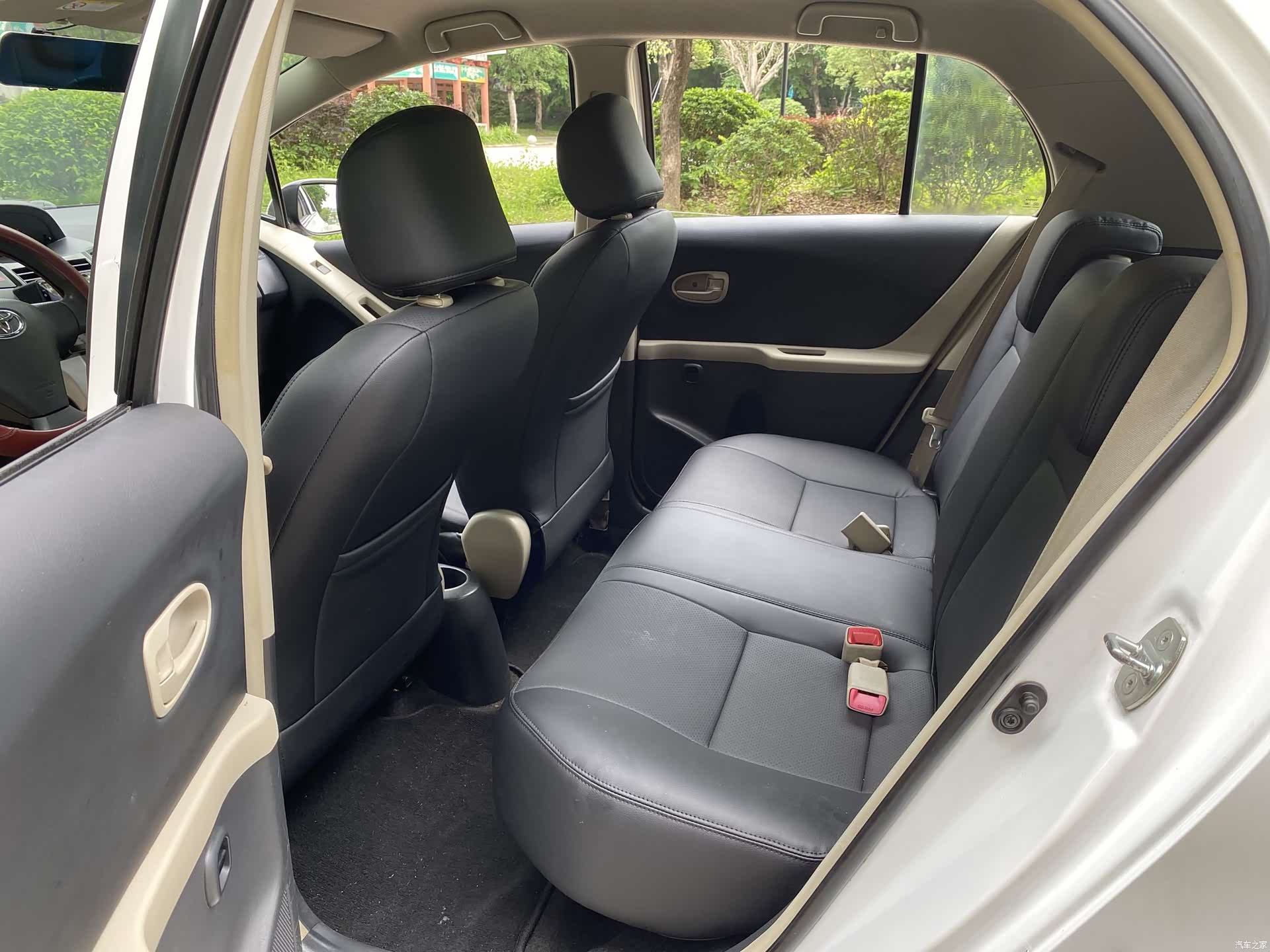 Toyota 1.6E, 2012 6