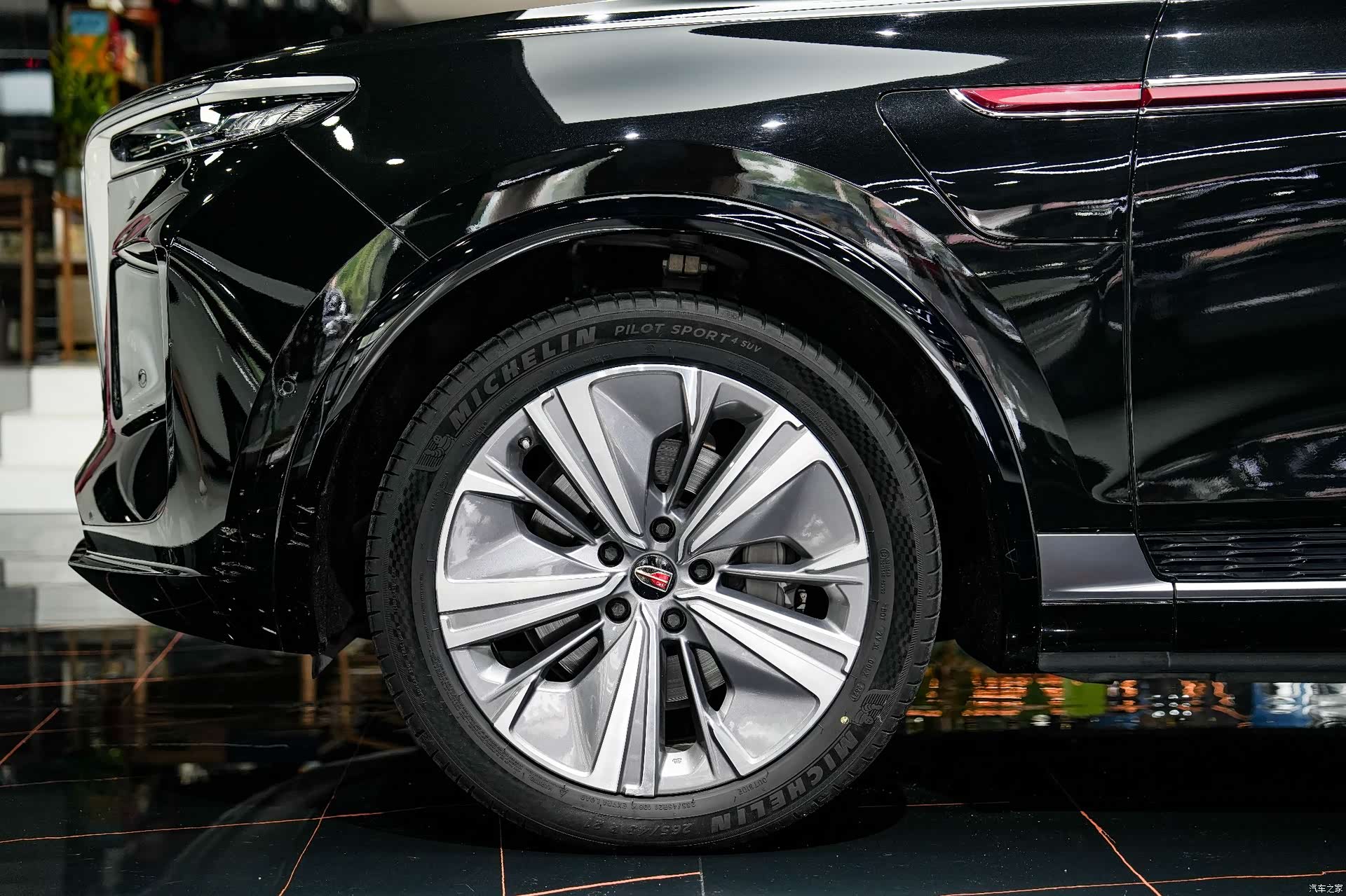 Hongqi E-HS9, 2022 9