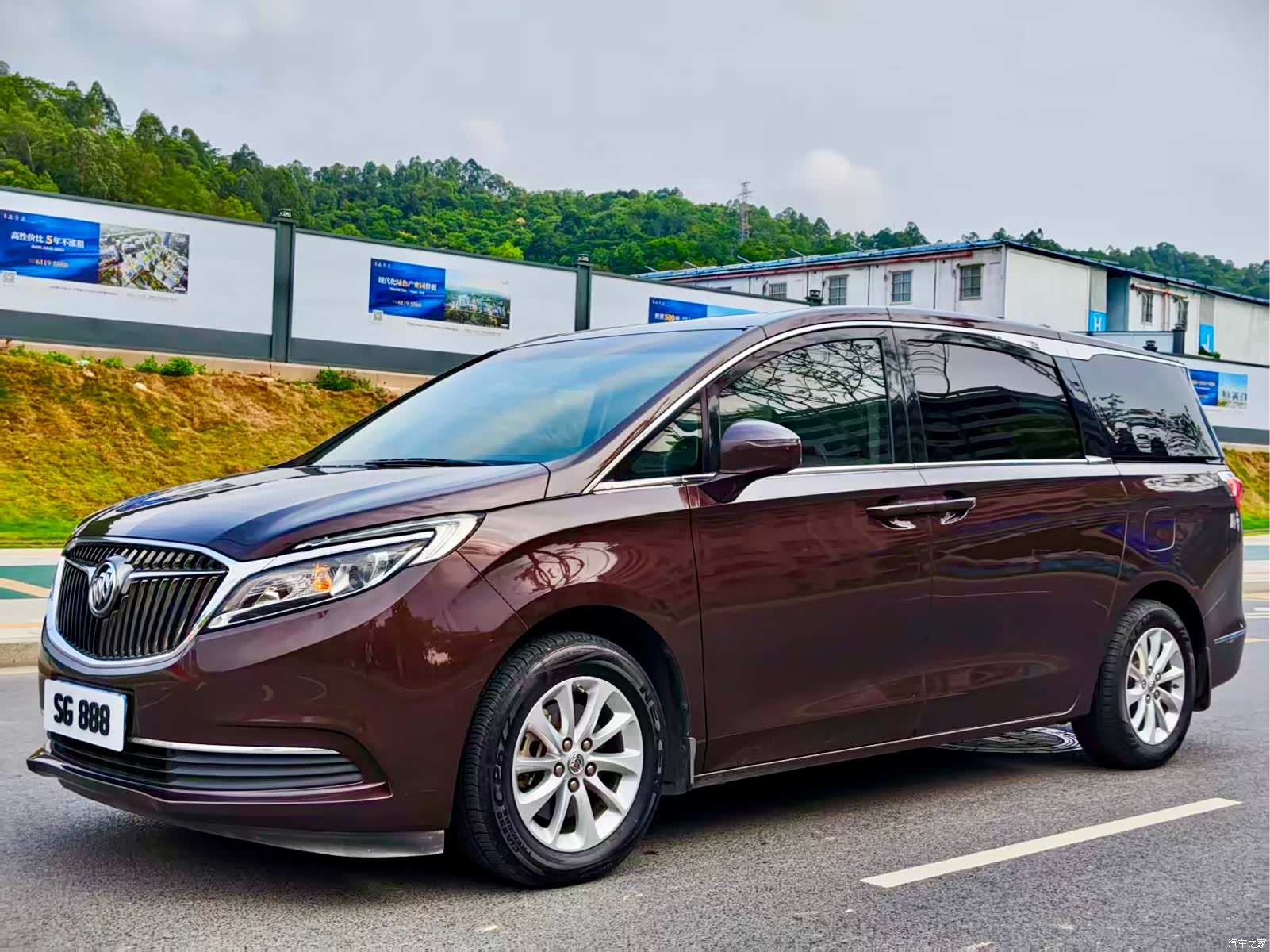 Buick GL8, 2019 1