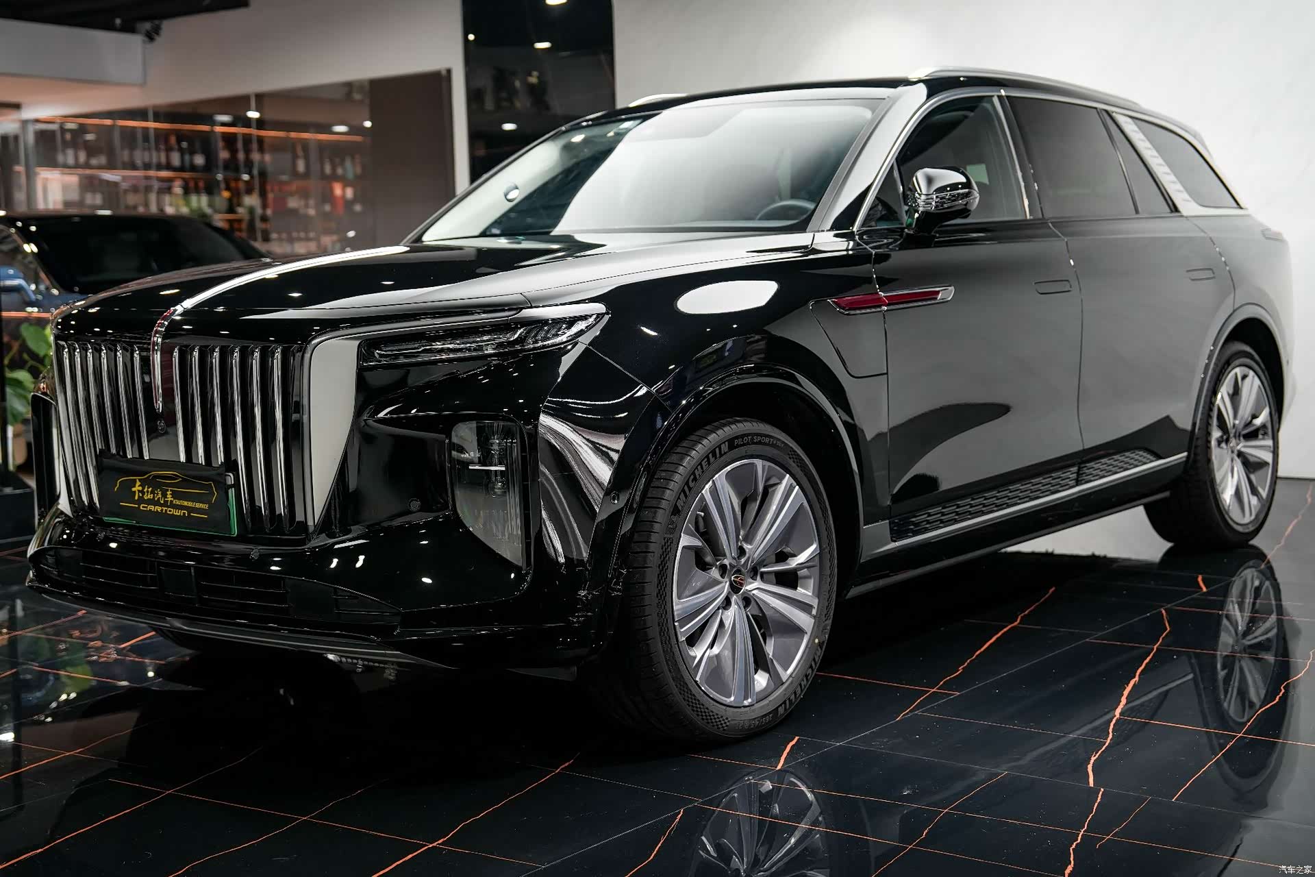 Hongqi E-HS9, 2022 4