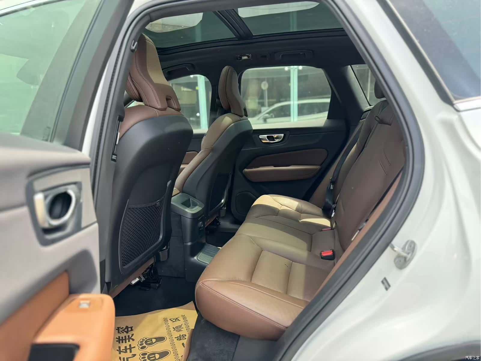 Volvo XC60, 2025 6