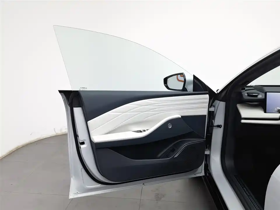 Geely Galaxy Galaxy E8