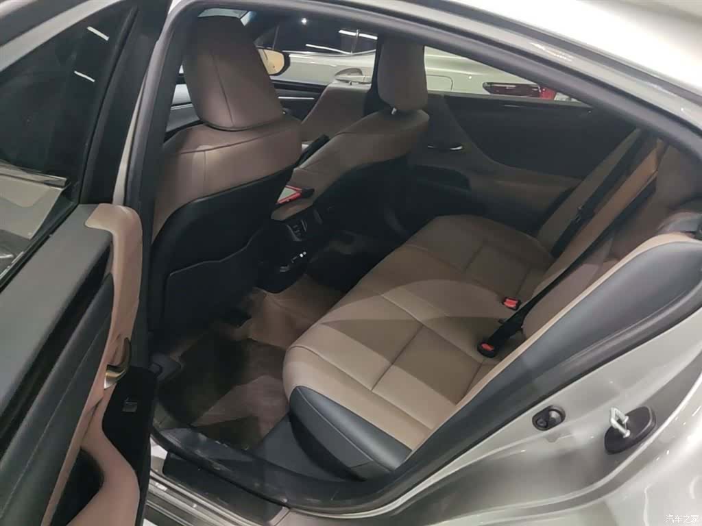 Lexus ES, 2024 17