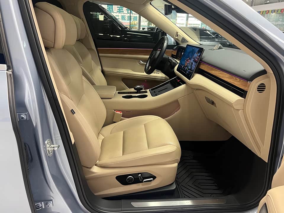 AITO Ask the world M5