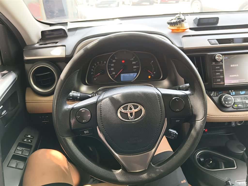 Toyota RAV4, 2017 11
