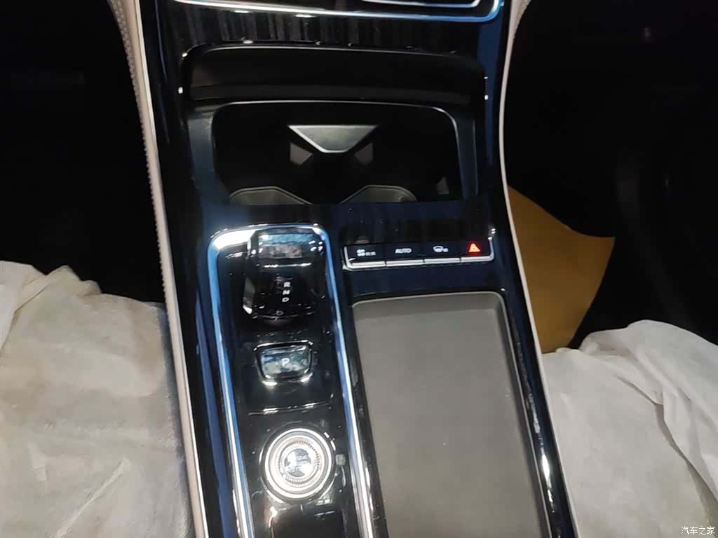 Geely Boyue, 2026 14