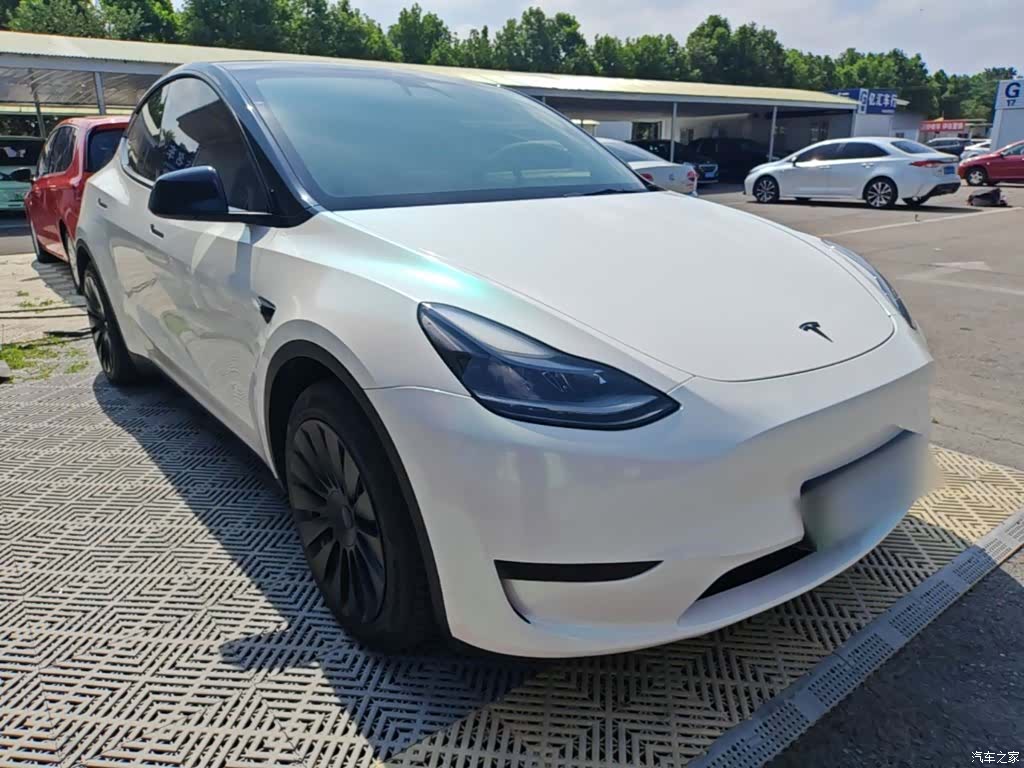 Tesla Model Y, 2022 4