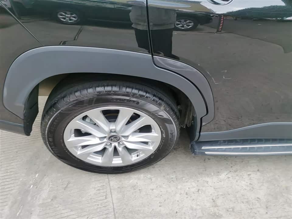 Toyota Corolla Sharp amplifier