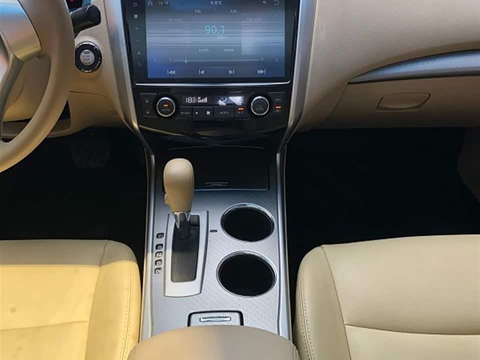 Nissan Teana