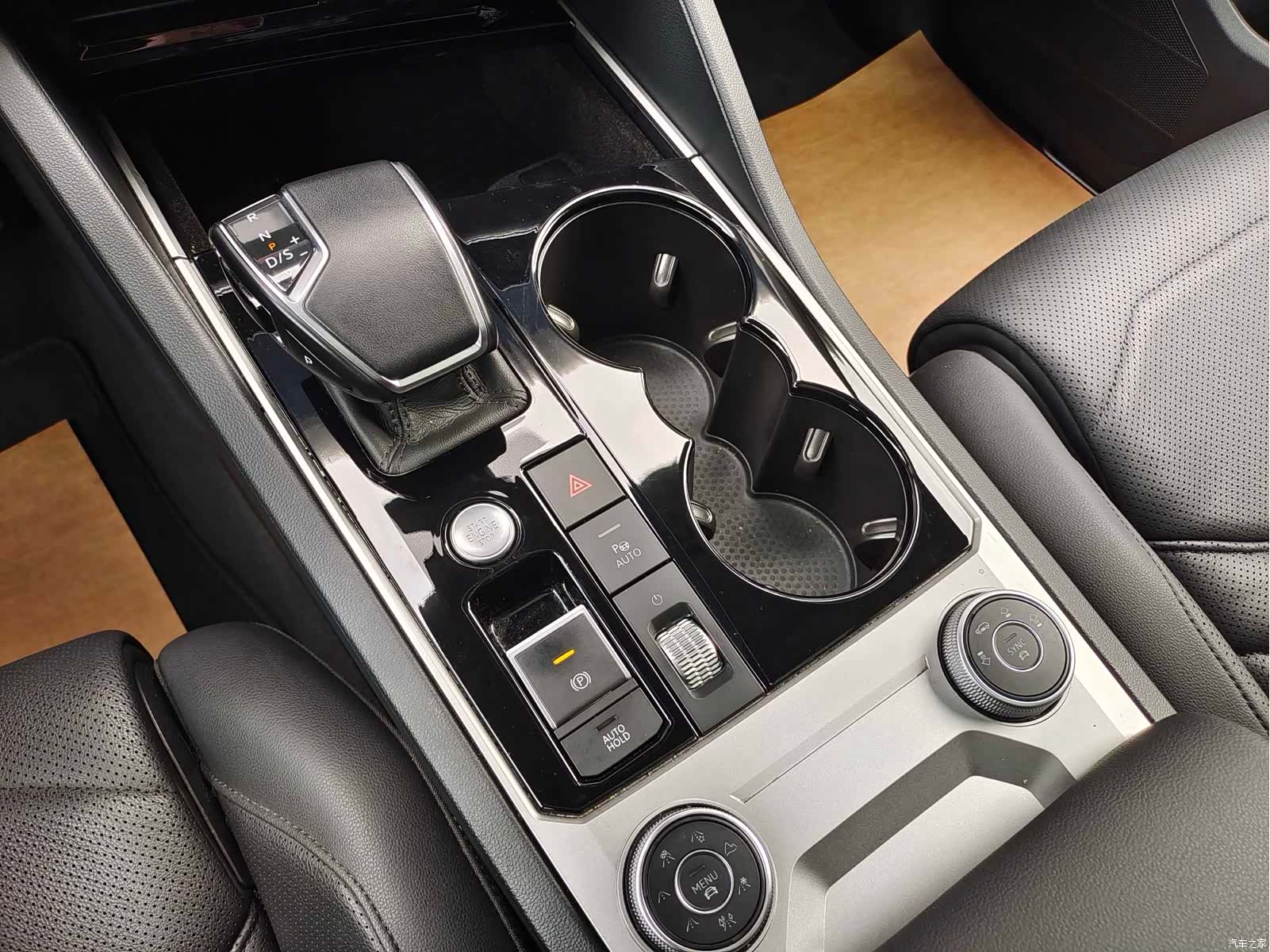 Volkswagen Touareg, 2023 7