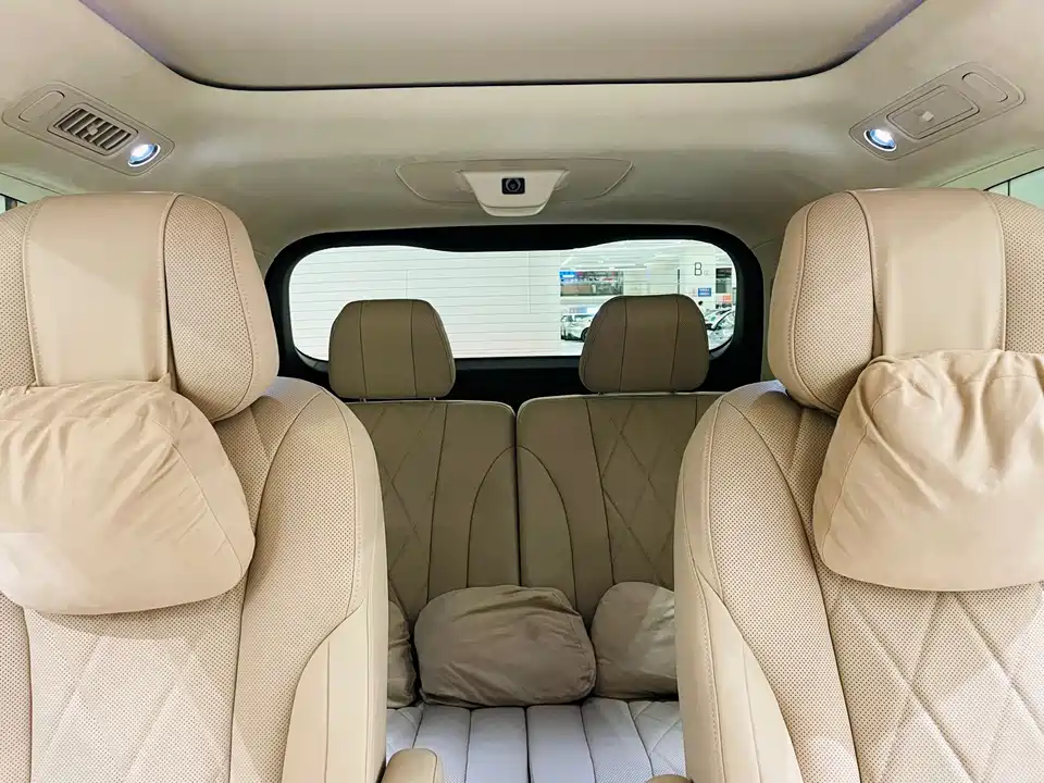 AITO Ask the world M9