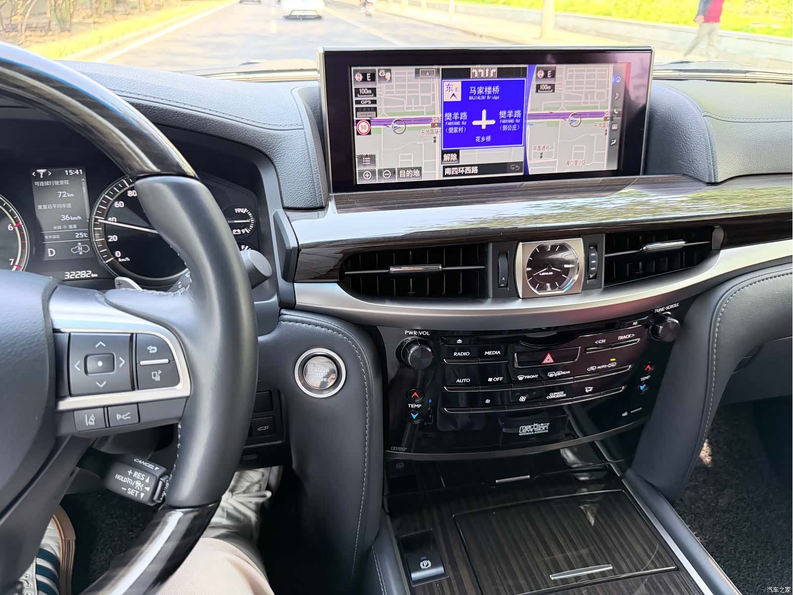 Lexus LX, 2019 17