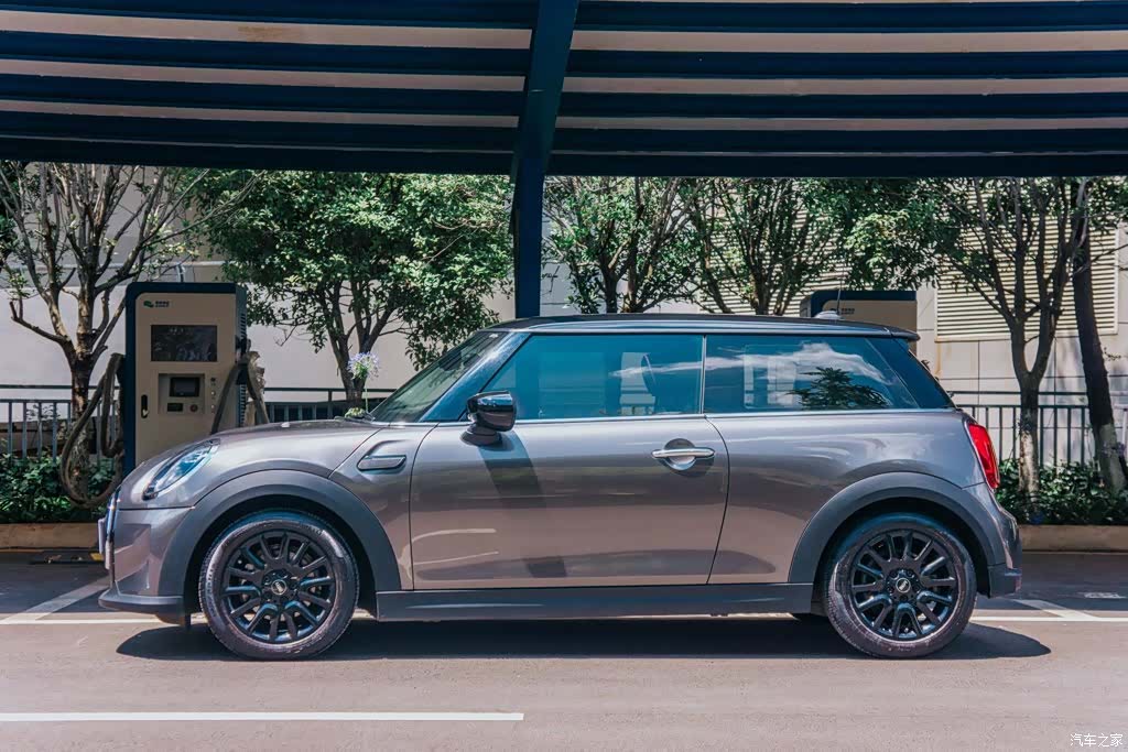 Mini ONE, 2021 11