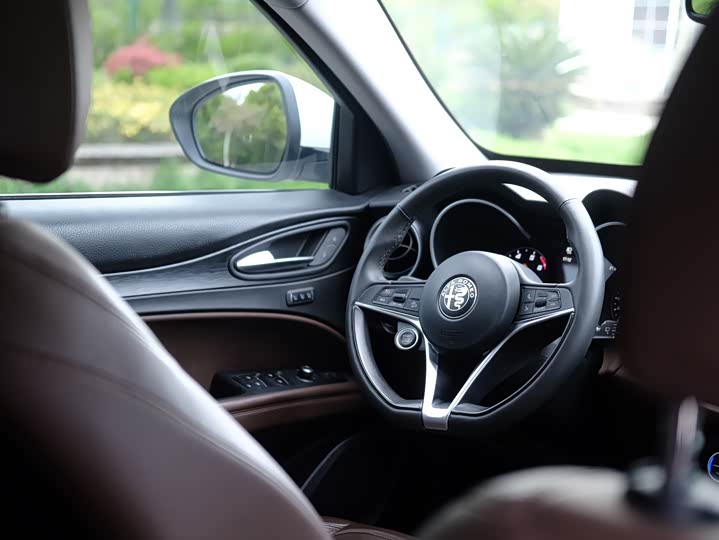 Alfa Romeo Stelvio si tan wei 2017 2.0T 200HP Luxury