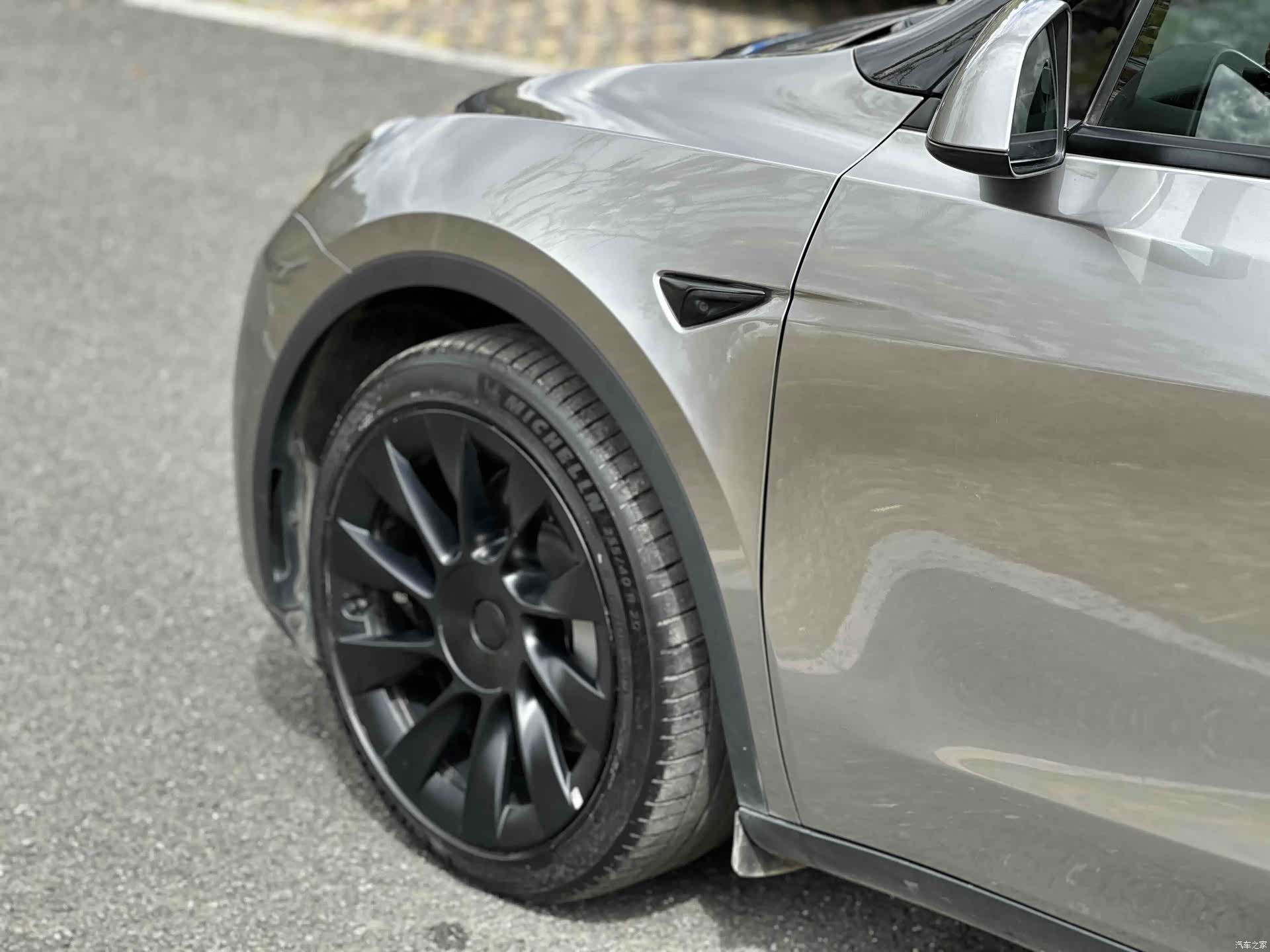 Tesla Model Y, 2023 7