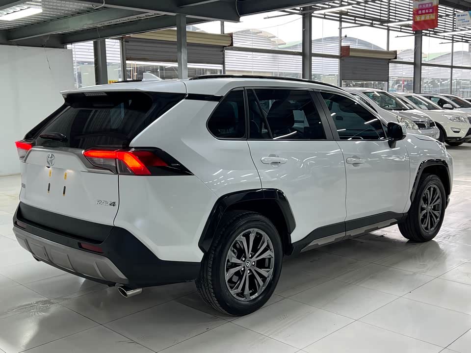 Toyota RAV4 Rongfang