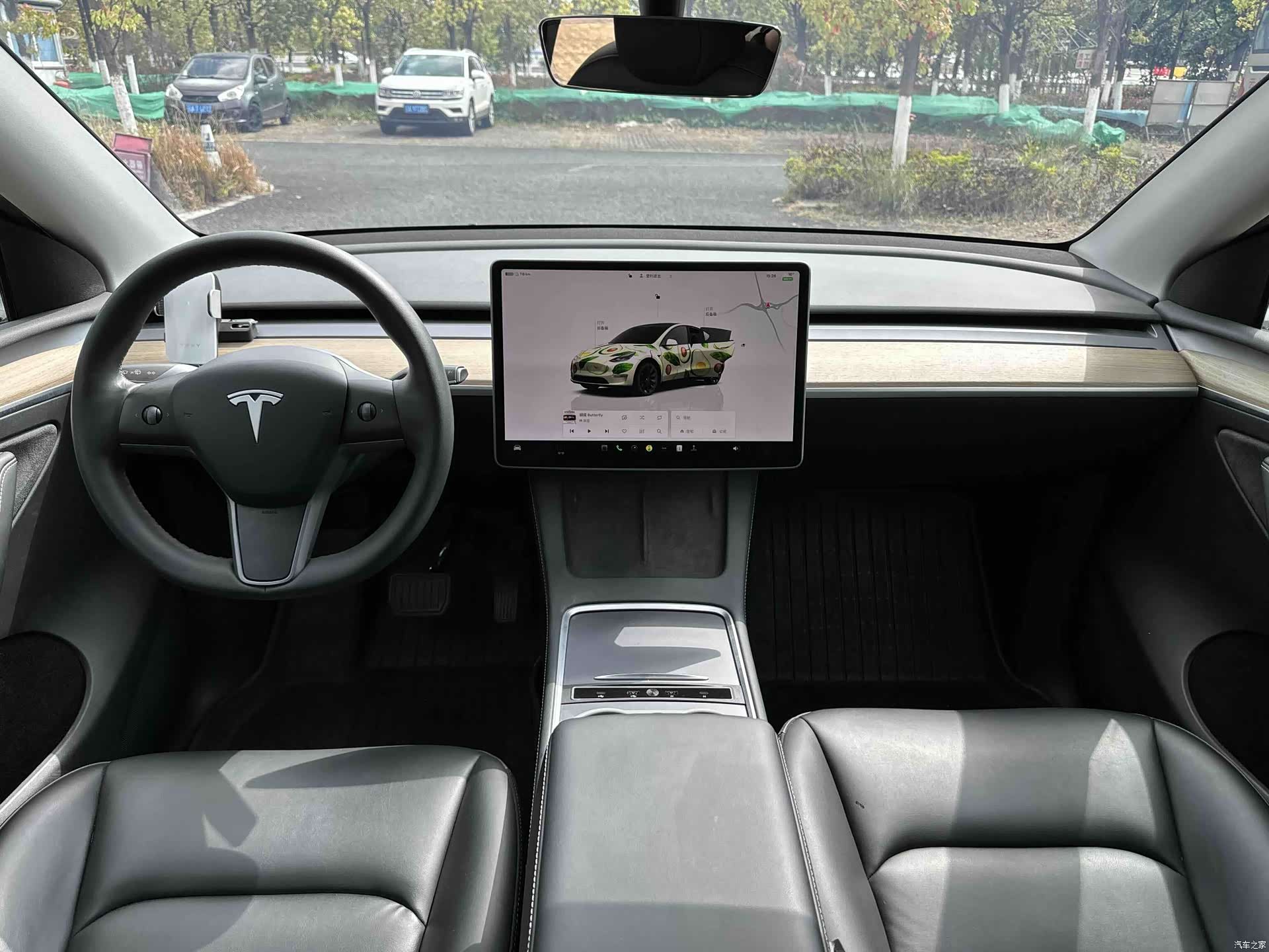 Tesla Model Y, 2023 9