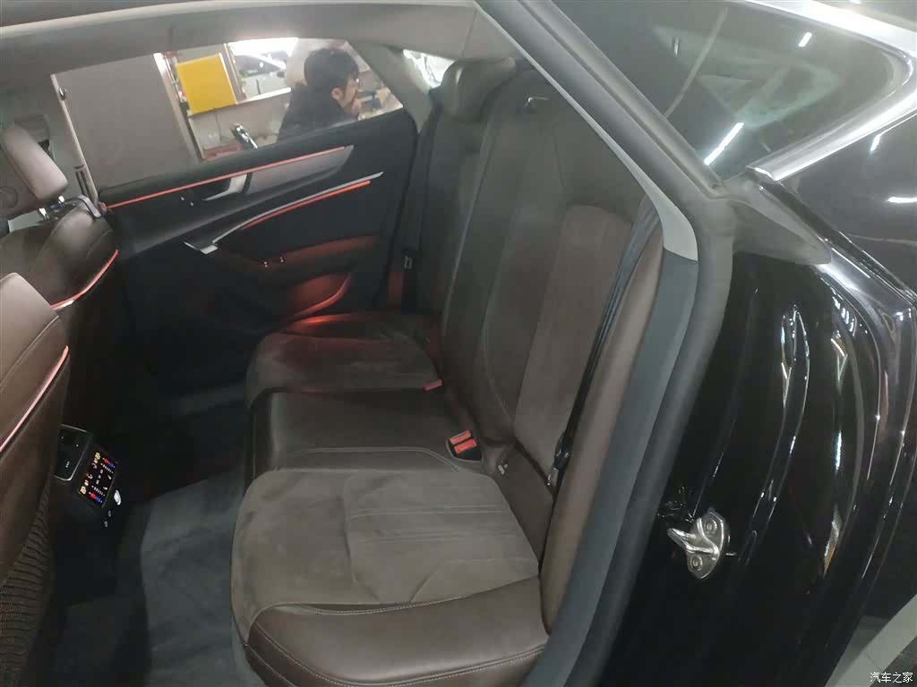 Audi A7L, 2023 17