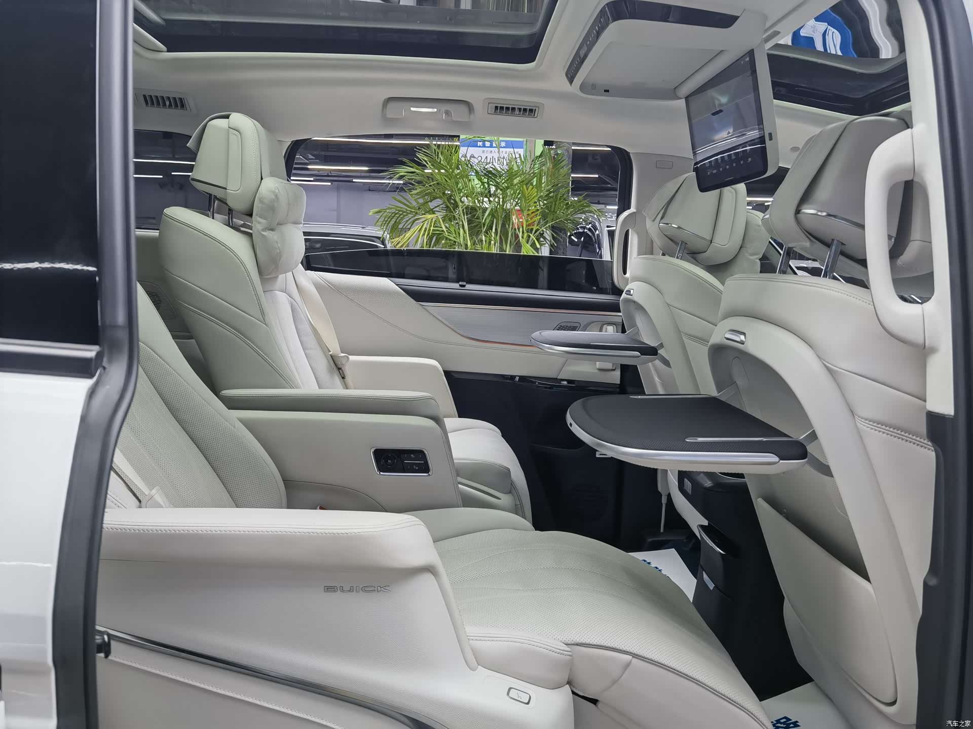 Buick GL8, 2024 9