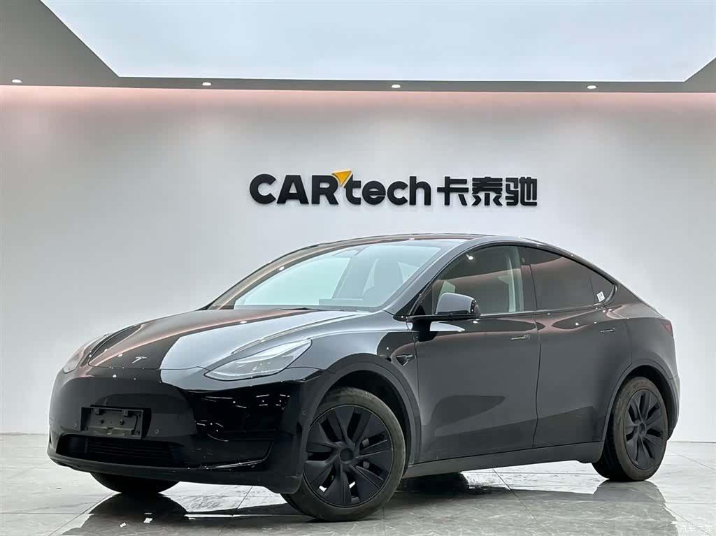 Tesla Model Y, 2023 1