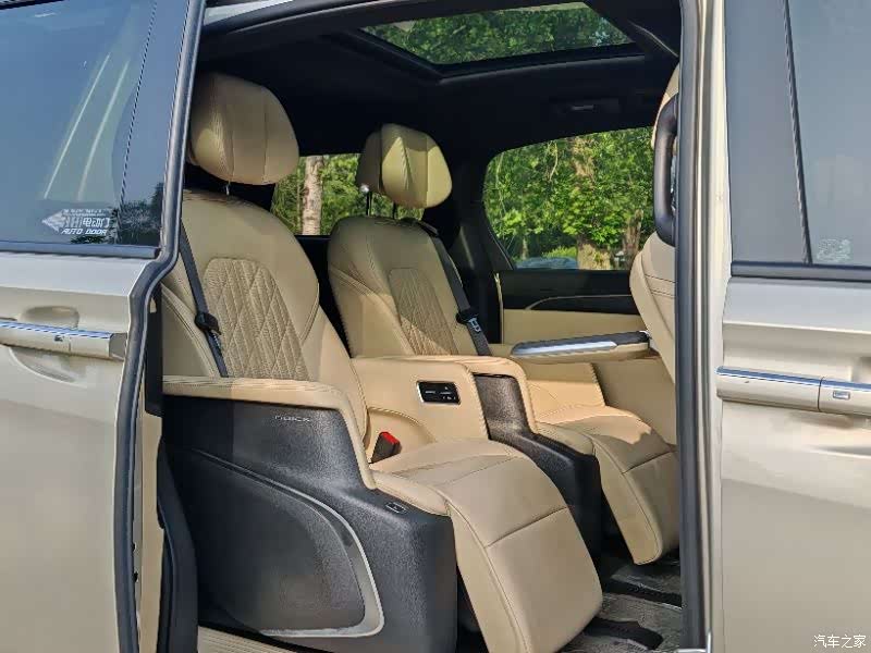 Buick GL8, 2022 9