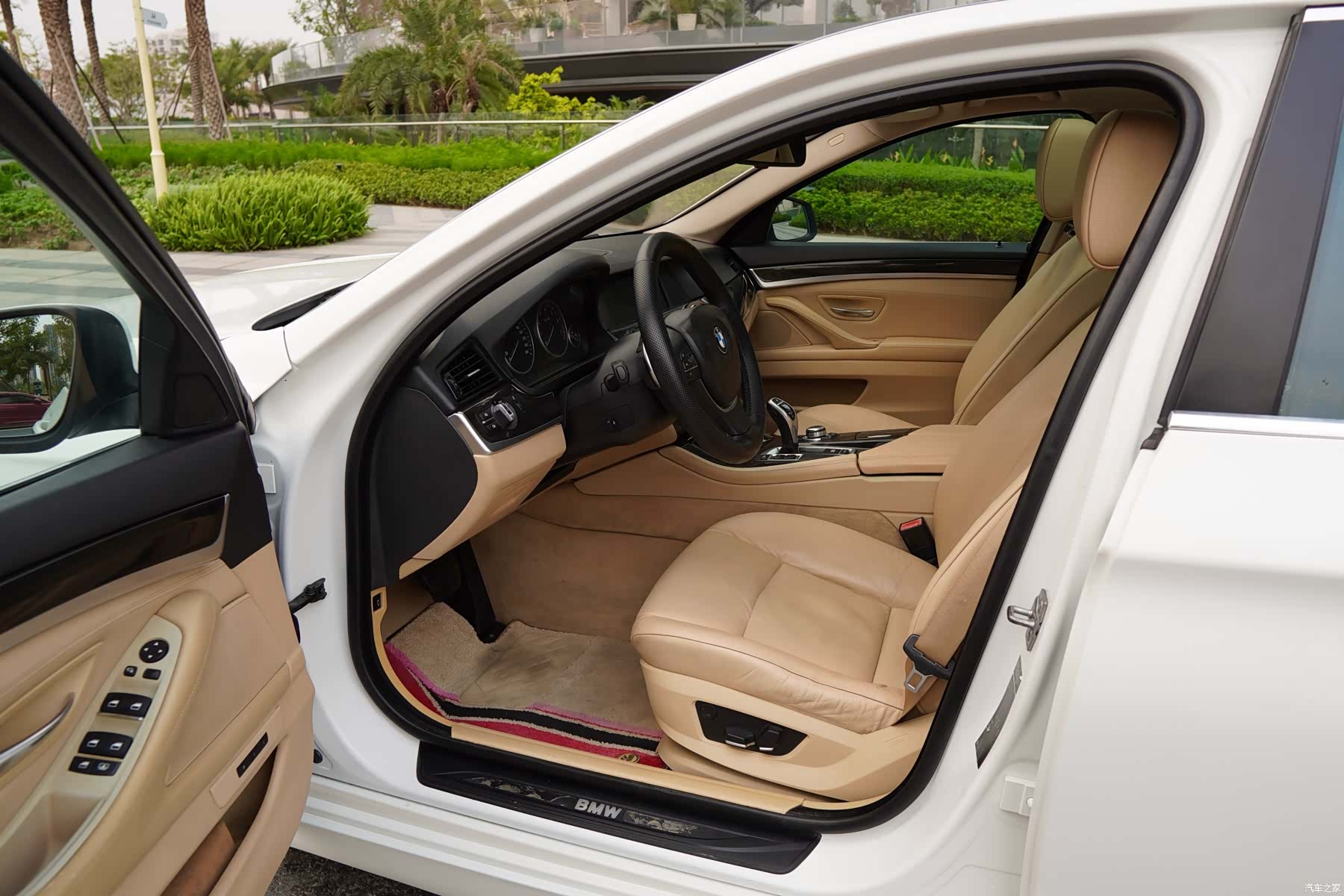 BMW 5 Series, 2011 все фото