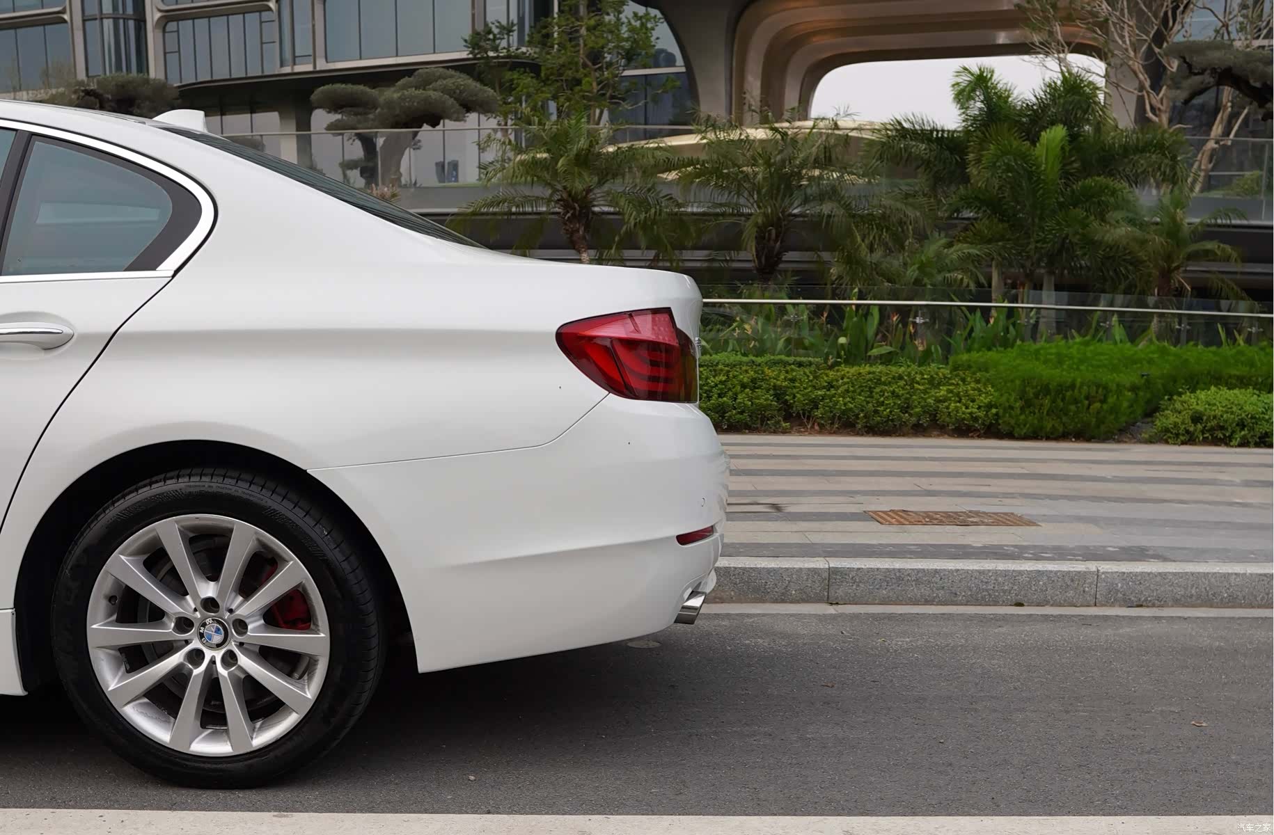BMW 5 Series, 2011 24