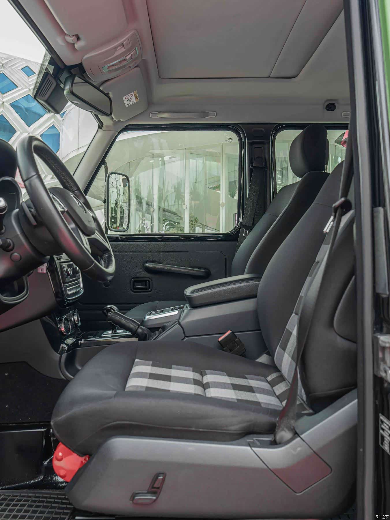 Mercedes-Benz G-Class, 2017 11