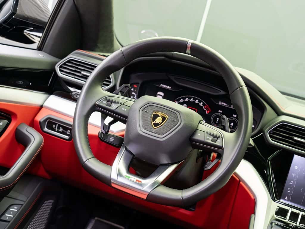 Lamborghini Urus, 2022 18