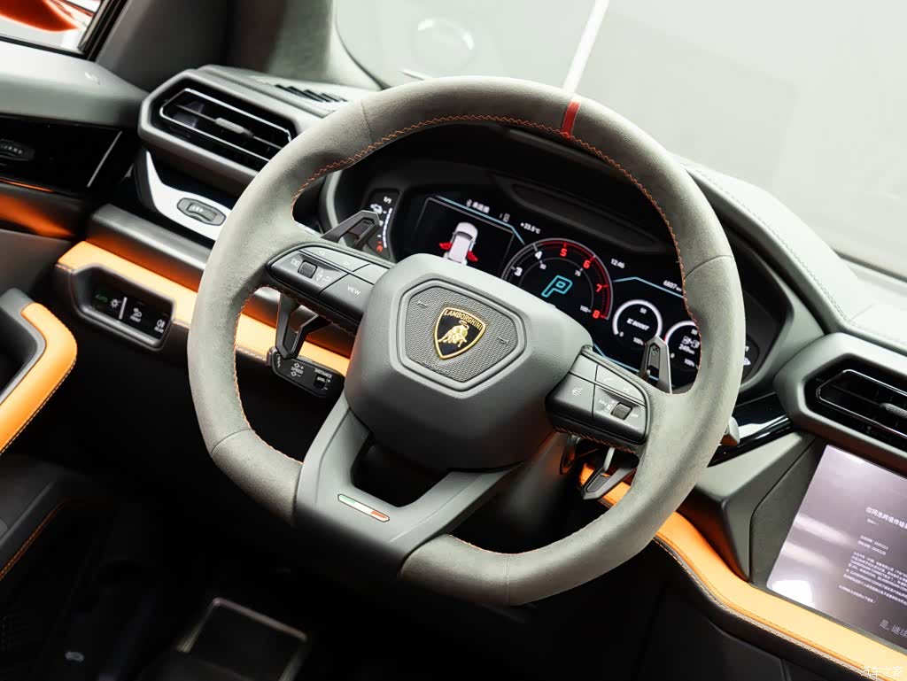 Lamborghini Urus, 2025 18
