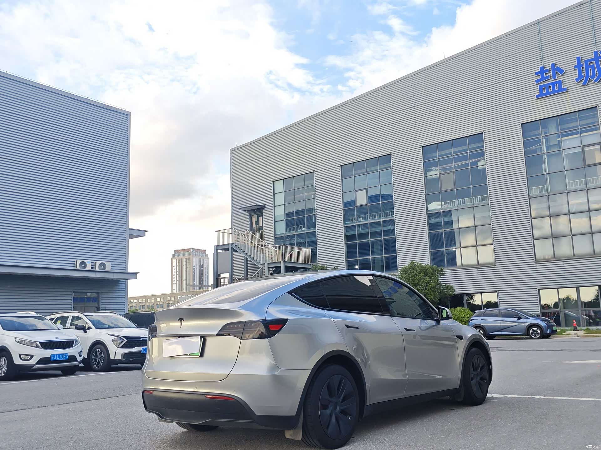 Tesla Model Y, 2021 6
