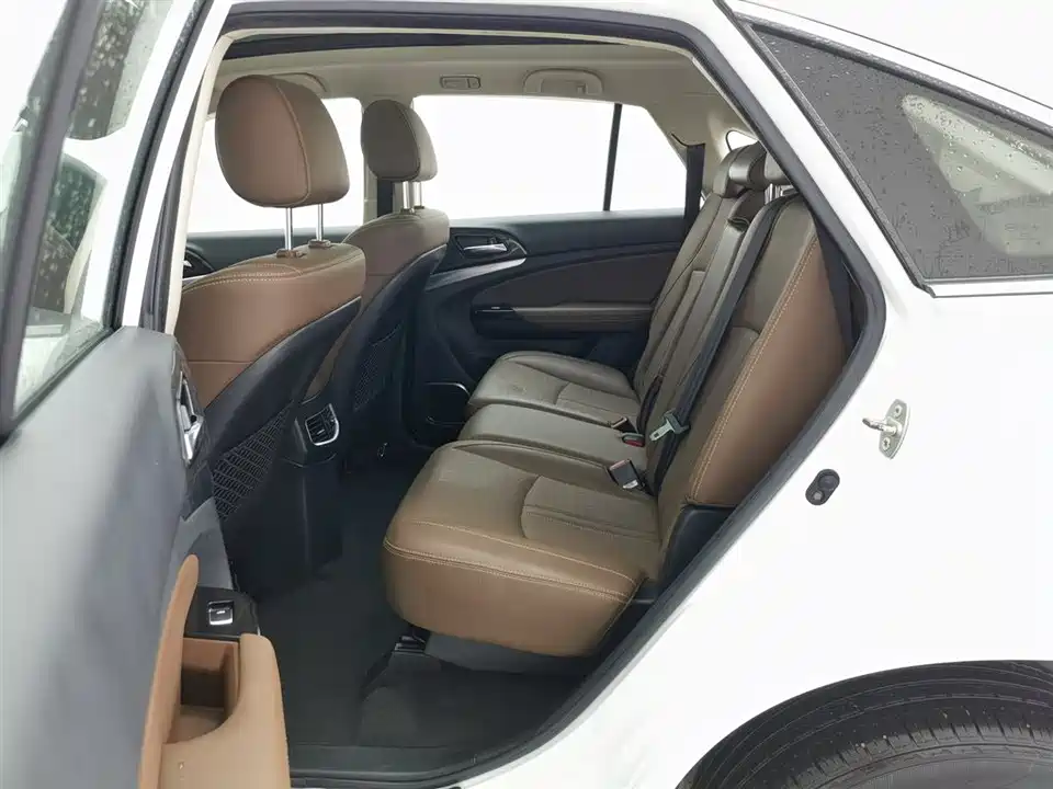 BYD S7