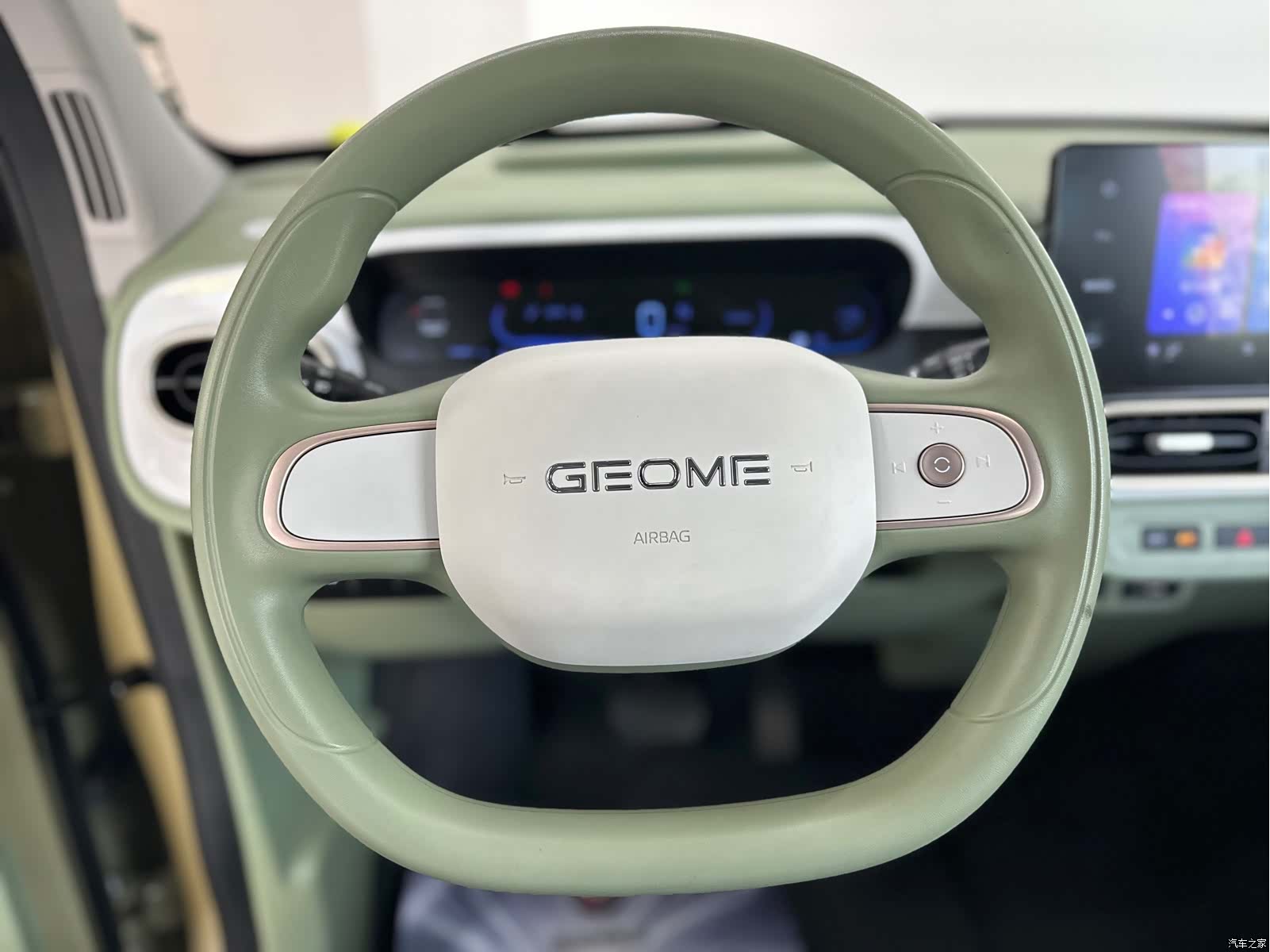 Geely Panda, 2025 6