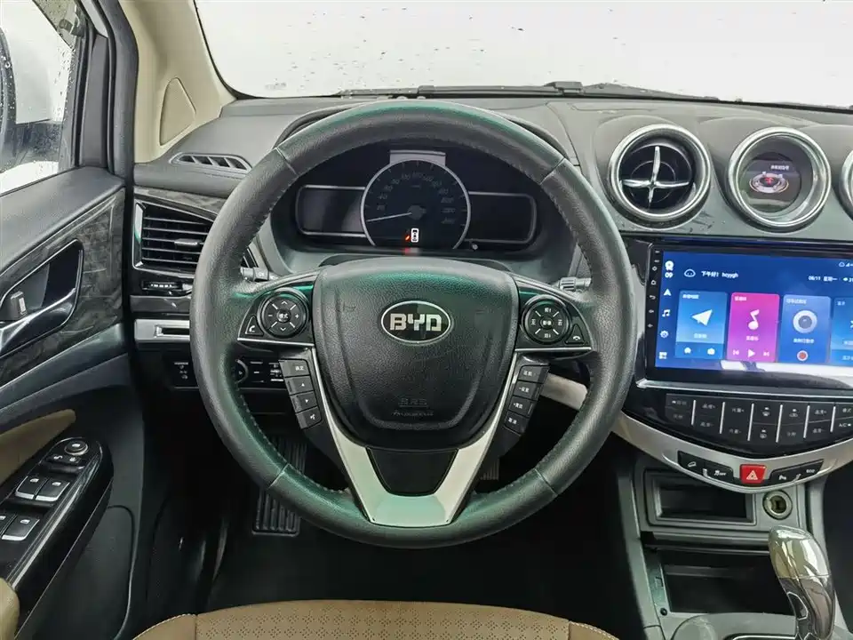 BYD S7