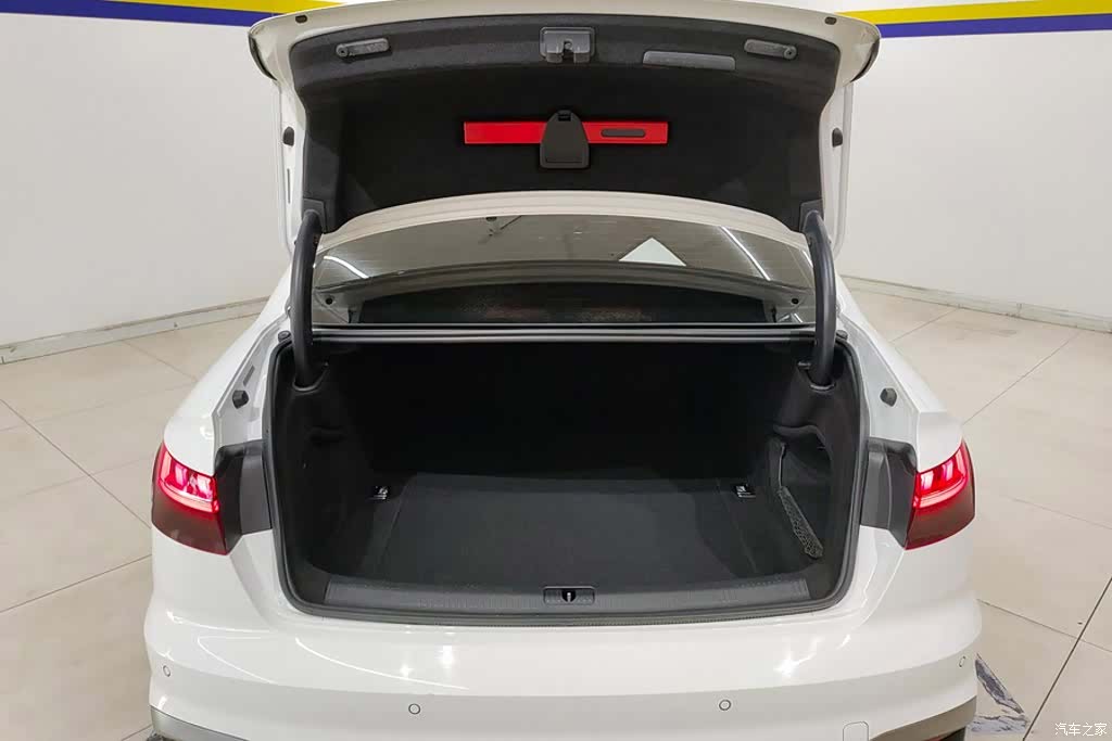 Audi A4L, 2022 4