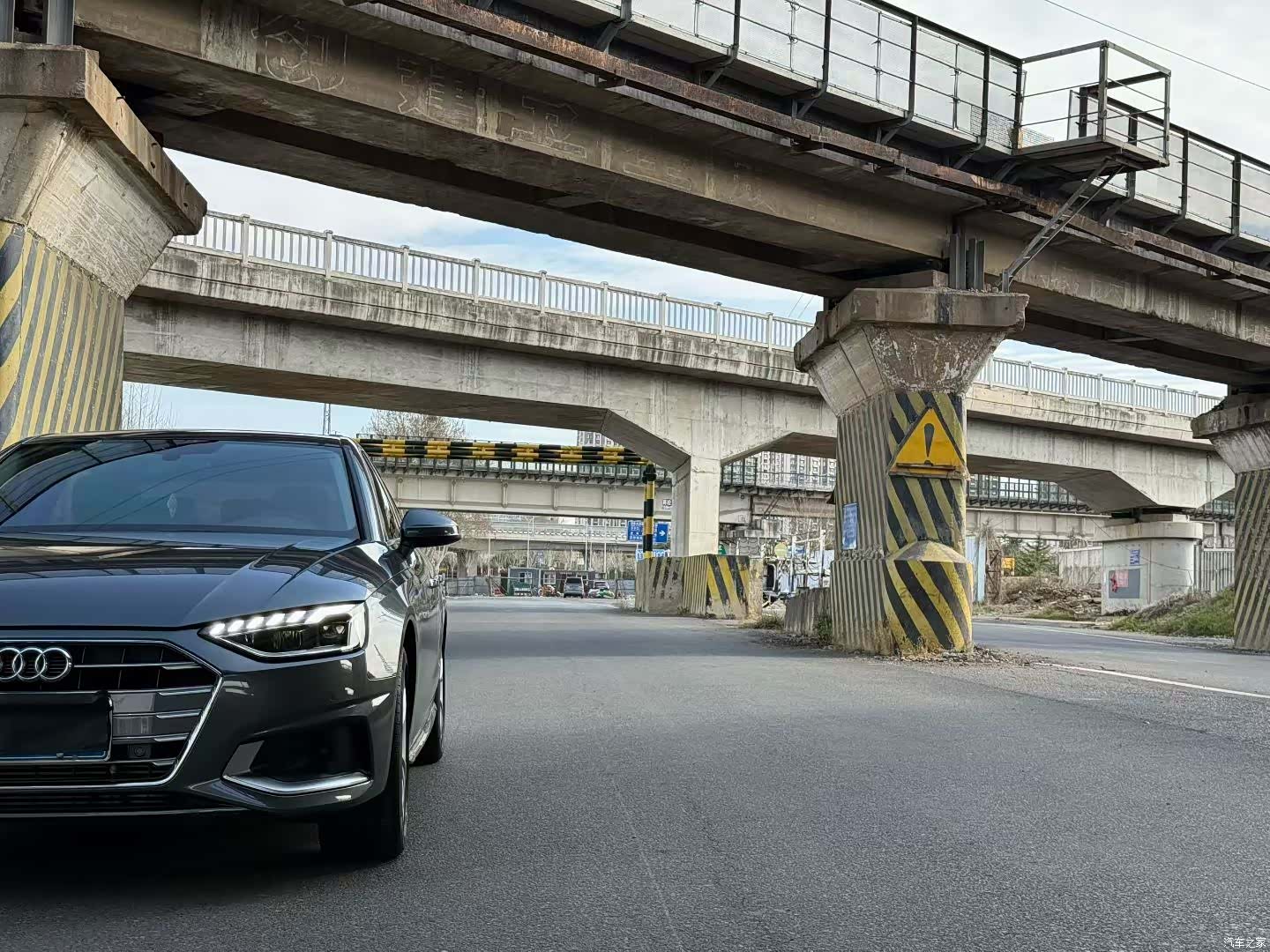 Audi A4L, 2021 все фото