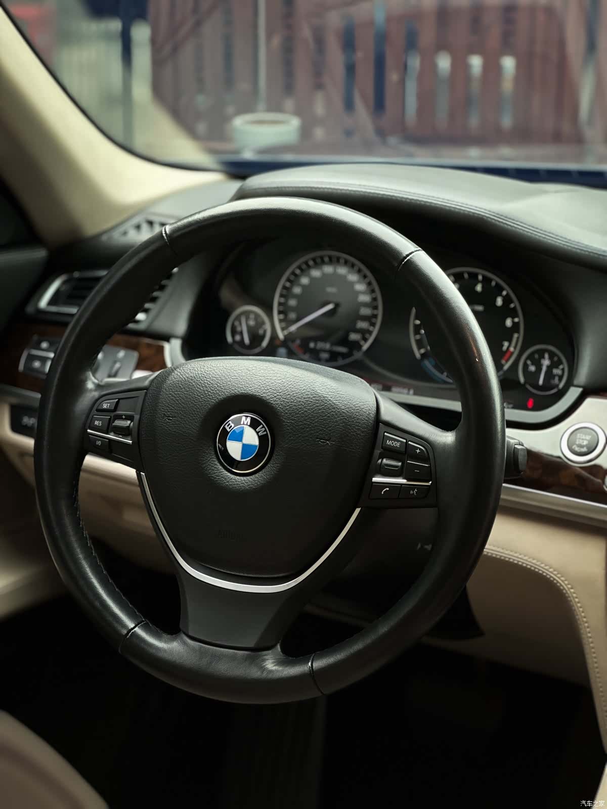 BMW 7 Series, 2011 все фото