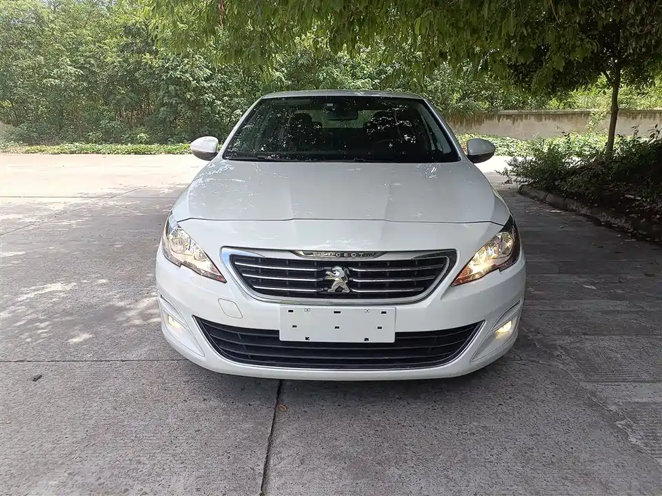 Peugeot 408