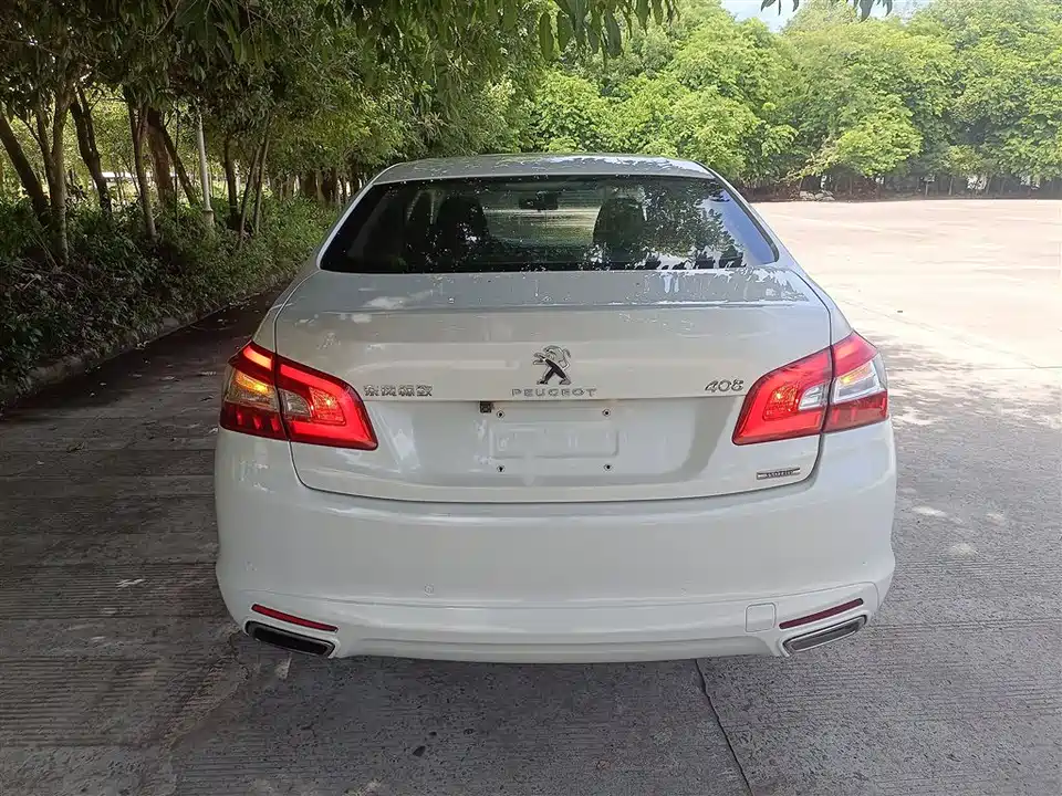 Peugeot 408