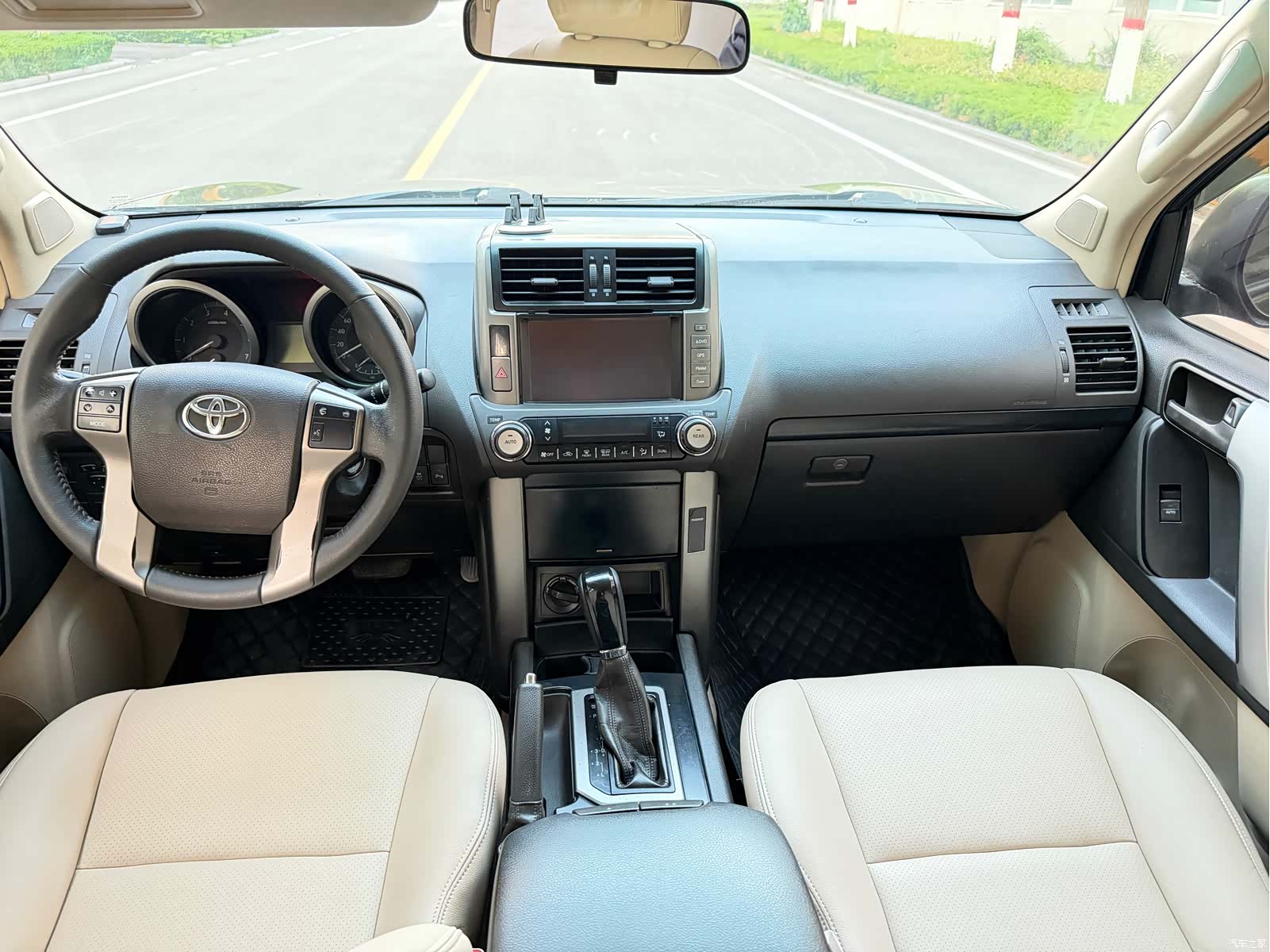 Toyota Prado, 2010 10