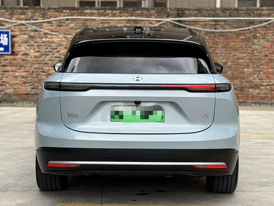 NIO ES6