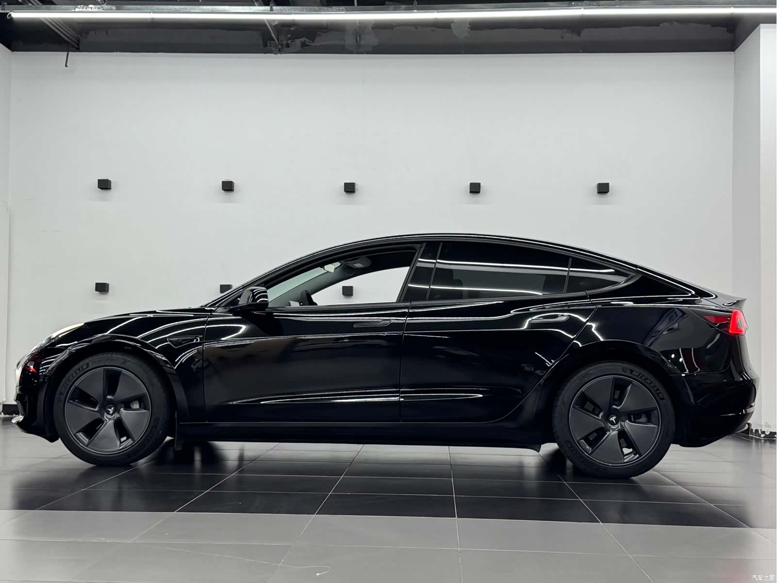 Tesla Model 3, 2023 12