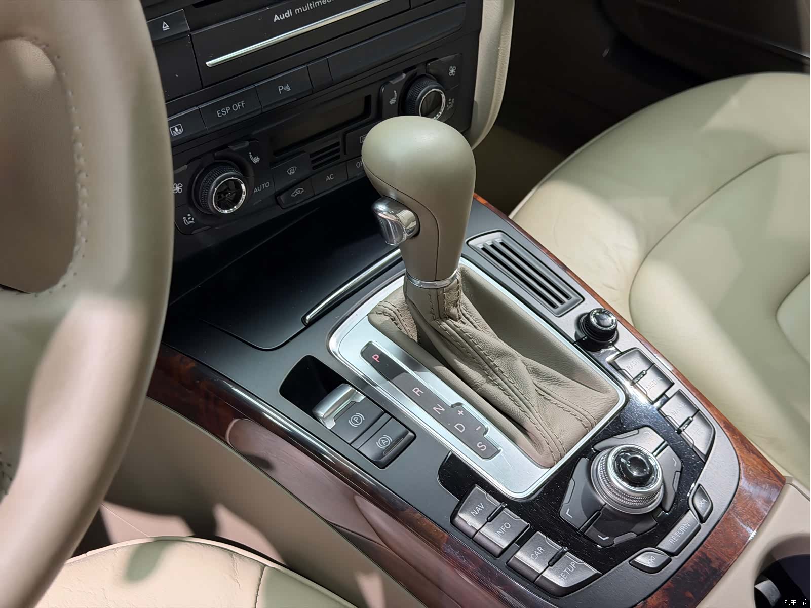 Audi A4L, 2010 9