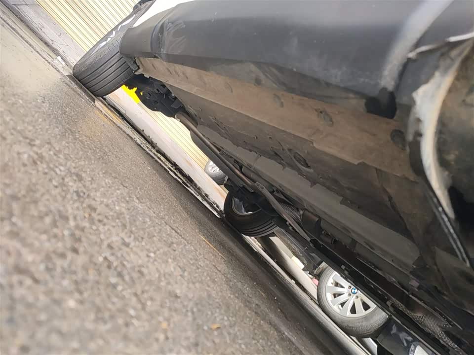 Toyota Corolla Sharp amplifier