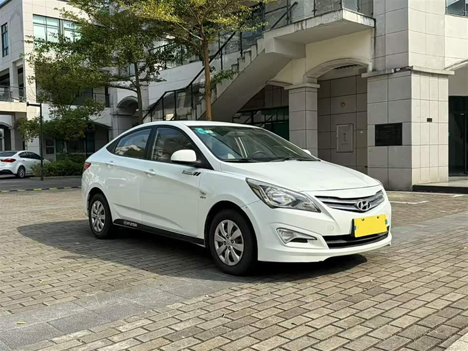 Hyundai Rena