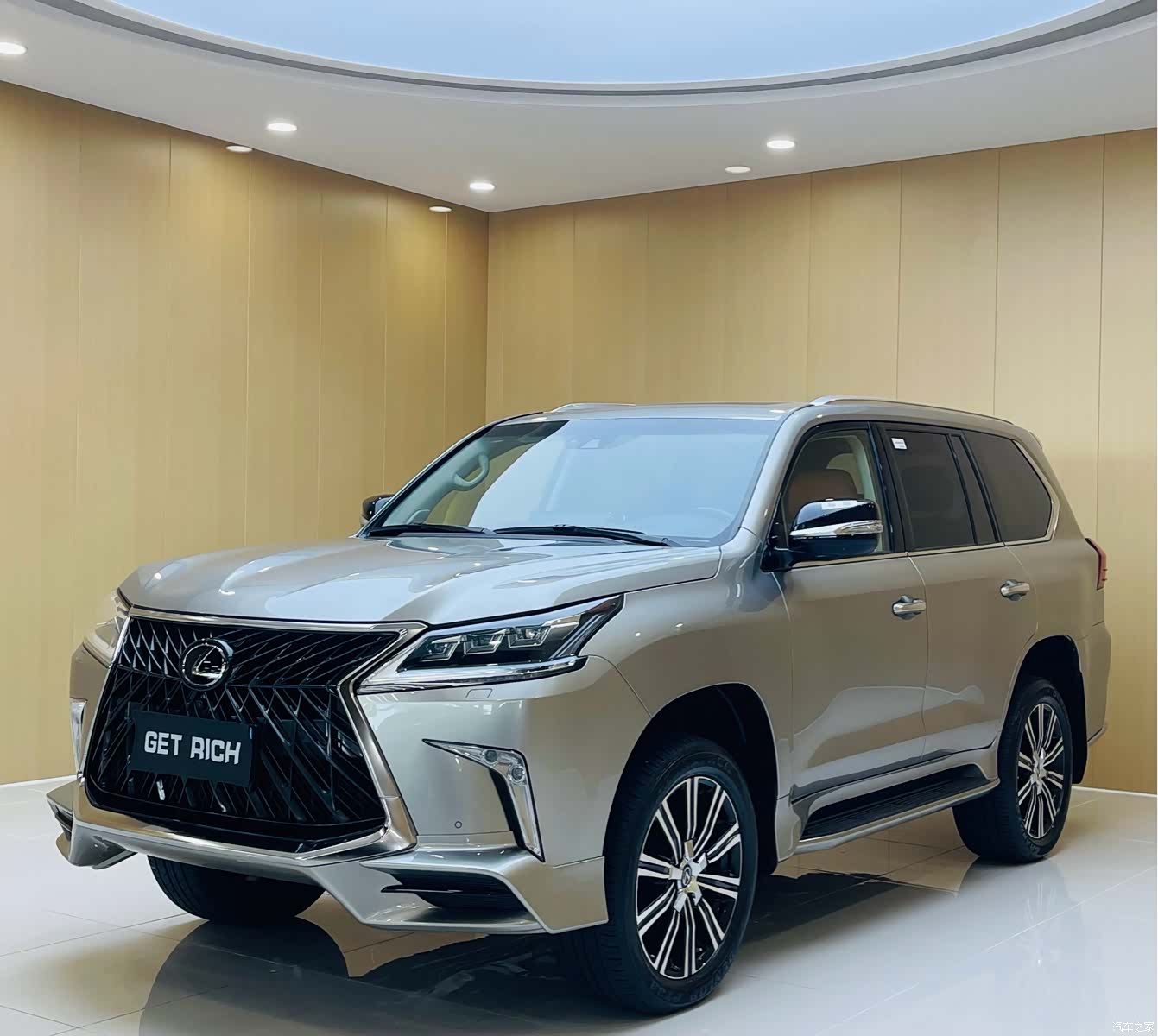 Lexus LX, 2020 1