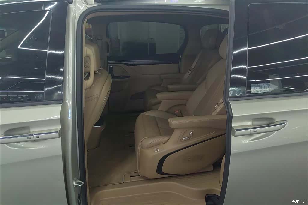 Buick GL8, 2021 11