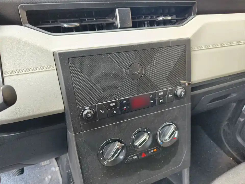 Wuling Wuling Hongguang PLUS