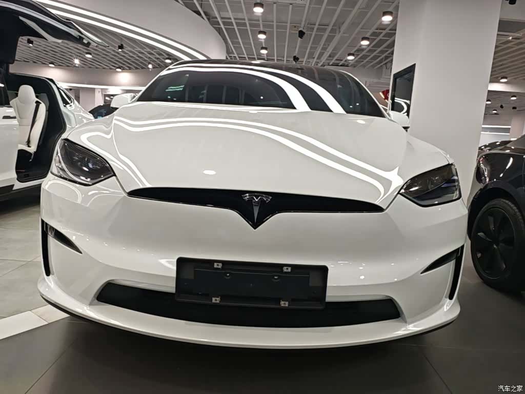 Tesla Model X, 2023 3